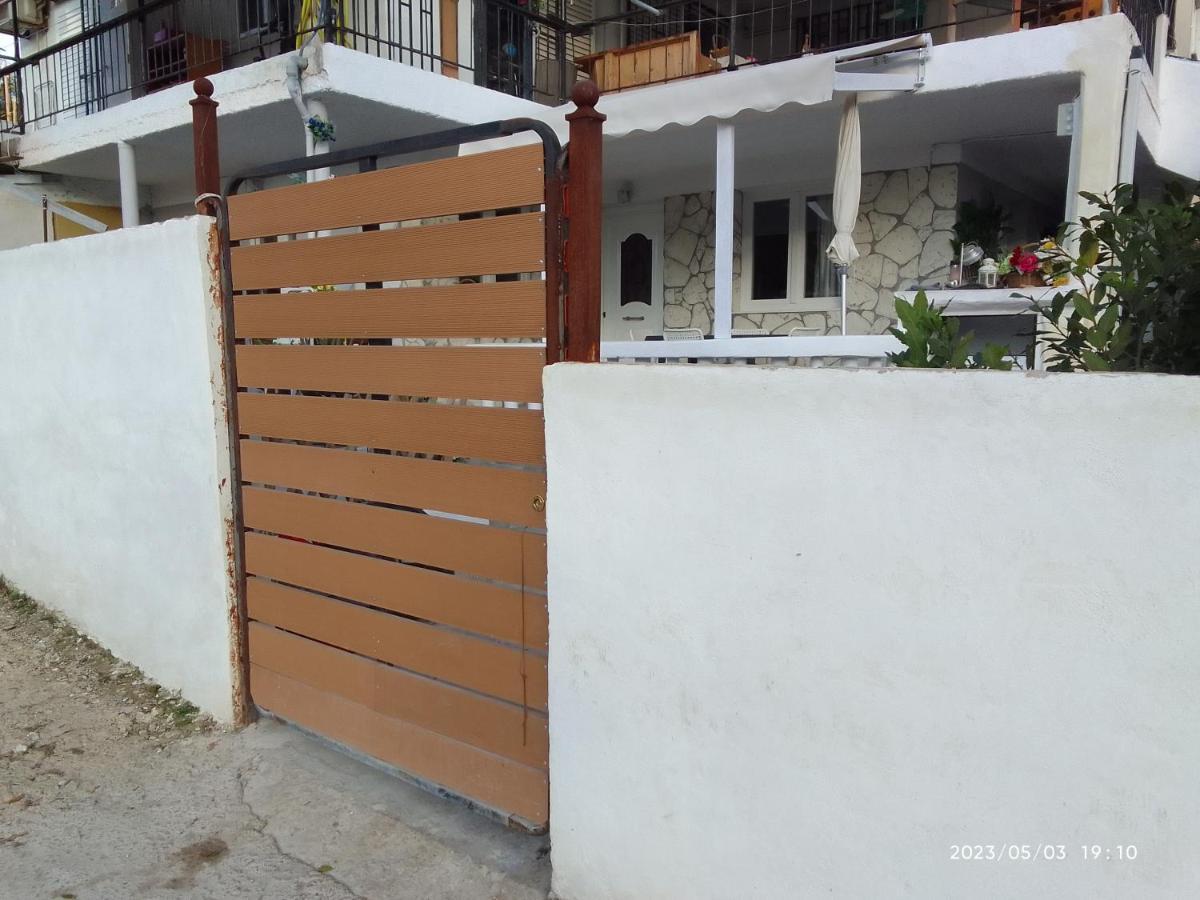 Pórto RáftiAntonia Family House Near Airportアパートメント 部屋 写真